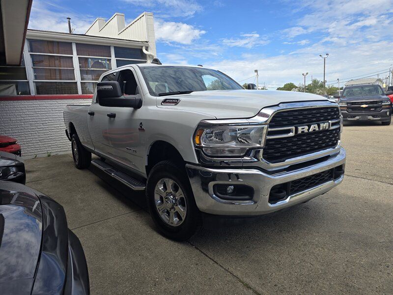 Used 2024 RAM 3500 Big Horn AWD/4WD image 3