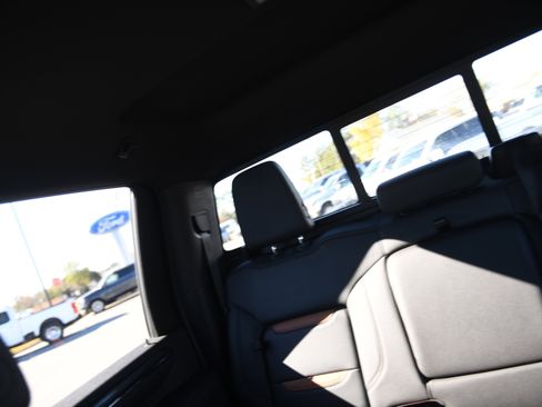 Used 2024 GMC Sierra 2500 AT4 w/ Technology Package image 32