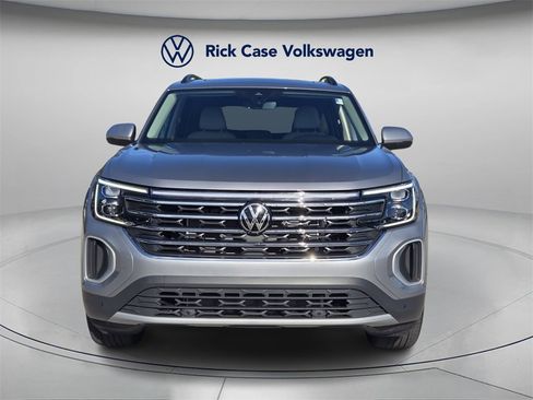 Certified 2025 Volkswagen Atlas SE w/ Panoramic Sunroof Package image 4