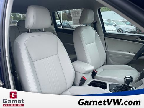 Used 2023 Volkswagen Tiguan SE image 32