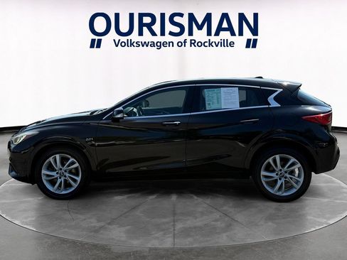 Used 2018 INFINITI QX30 FWD image 3