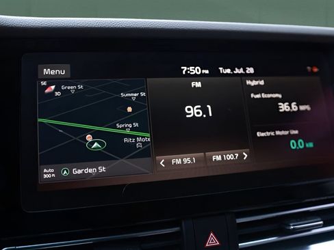 Used 2020 Kia Niro EX Premium FWD image 35