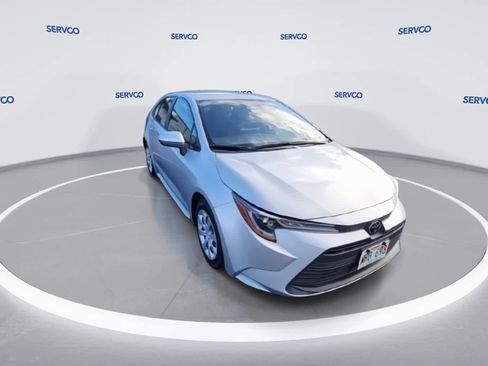 Used 2023 Toyota Corolla LE image 2