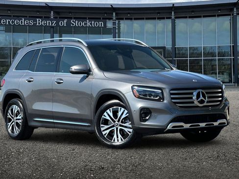 New 2026 Mercedes-Benz GLB 250 image 1