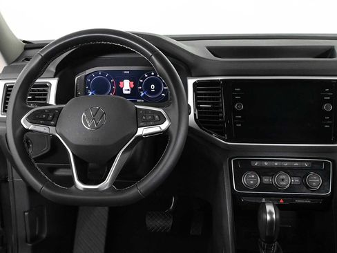 Certified 2023 Volkswagen Atlas SE w/ Panoramic Sunroof Package FWD image 3