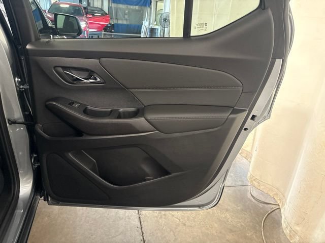 Used 2023 Chevrolet Traverse LT FWD image 35