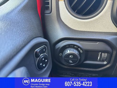 Used 2024 Jeep Gladiator Sport AWD/4WD image 27