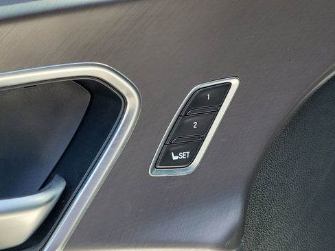 Used 2025 Acura RDX SH-AWD image 18