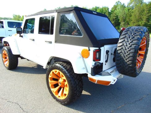Used 2016 Jeep Wrangler Unlimited Sport w/ Connectivity Group AWD/4WD image 27