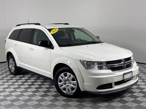 Used 2020 Dodge Journey SE w/ SE Popular Equipment Group image 2