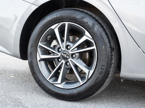 Used 2024 Kia Forte LXS w/ LXS Technology Package image 14