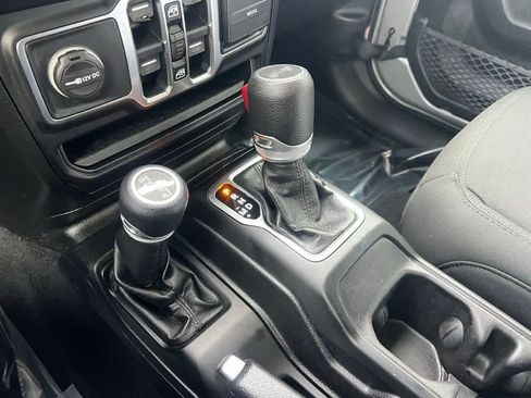 Used 2020 Jeep Wrangler Unlimited Sport S image 39