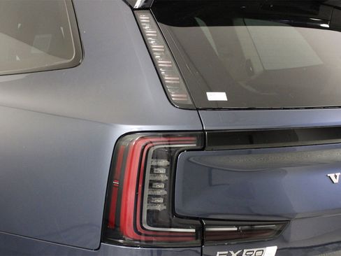 New 2025 Volvo EX90 Ultra image 14