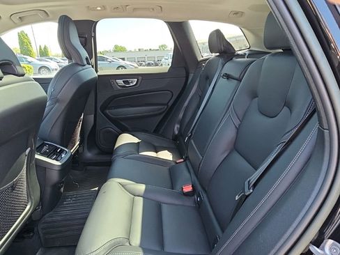 Used 2023 Volvo XC60 B5 Ultimate w/ Climate Package AWD/4WD image 12