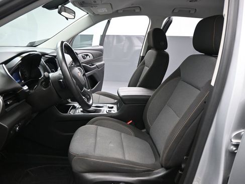 Used 2021 Chevrolet Traverse LT image 10