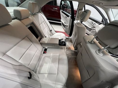 Used 2016 Mercedes-Benz E 350 4MATIC Sedan image 33