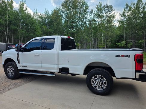 Used 2023 Ford F350 Lariat w/ Snow Plow/Camper Package AWD/4WD image 4