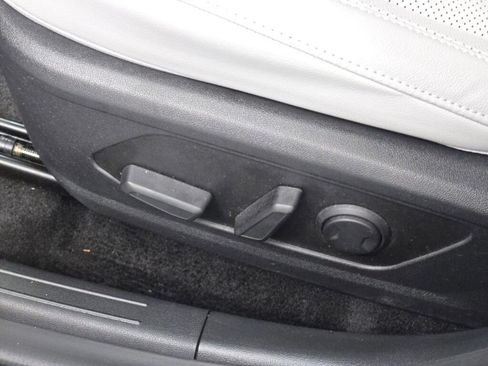 Used 2024 Hyundai Elantra Limited image 24