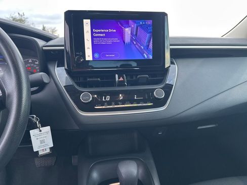 Used 2025 Toyota Corolla LE image 15