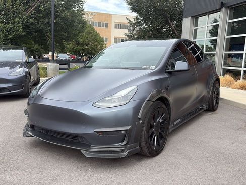 Used 2022 Tesla Model Y Performance AWD/4WD image 4