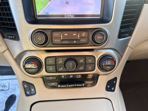 Used 2020 GMC Yukon Denali w/ Denali Ultimate Package AWD/4WD image 25