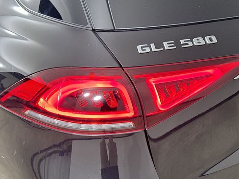 Certified 2023 Mercedes-Benz GLE 580 4MATIC image 44