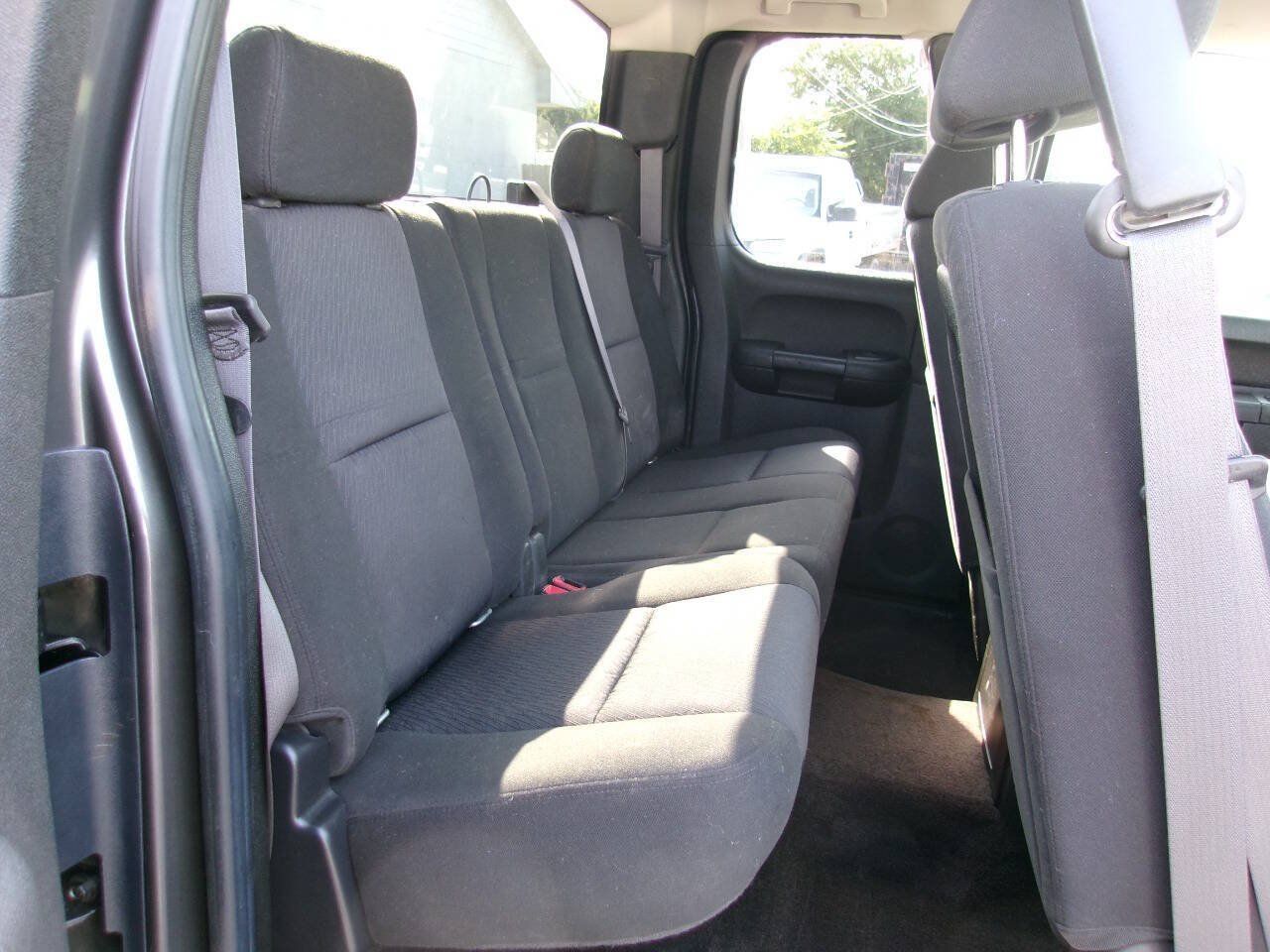 Used 2011 Chevrolet Silverado 2500 LT AWD/4WD image 11