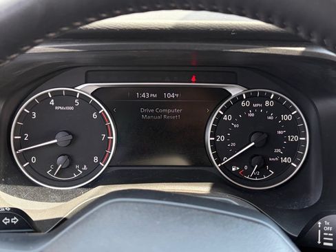 Used 2025 Nissan Rogue SV FWD image 10