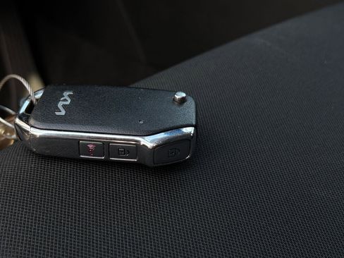 Used 2025 Kia Sportage LX image 26