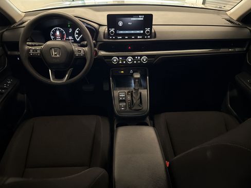 Used 2025 Honda CR-V LX image 17