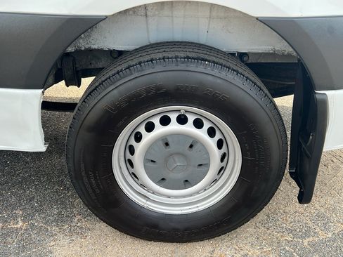 Used 2019 Mercedes-Benz Sprinter 1500 image 11