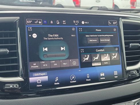 Used 2023 Chrysler Pacifica Touring-L FWD image 27