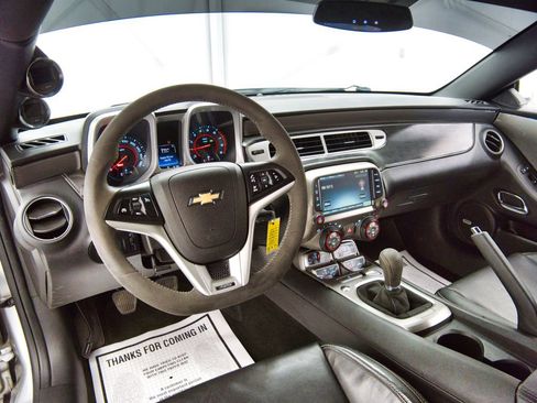 Used 2015 Chevrolet Camaro SS w/ SS Performance Package RWD image 10