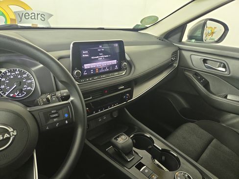 Used 2024 Nissan Rogue SV image 23
