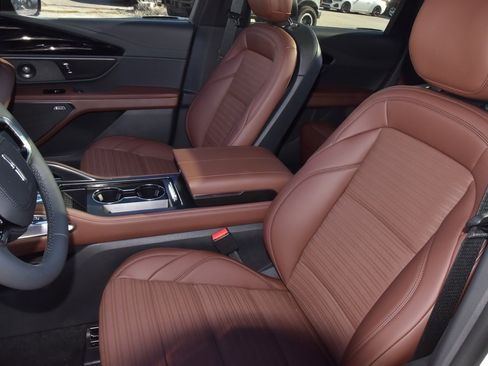 New 2026 Lincoln Nautilus Reserve w/ Jet Appearance Package image 34