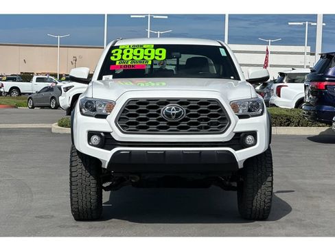 Used 2023 Toyota Tacoma TRD Off-Road AWD/4WD image 9