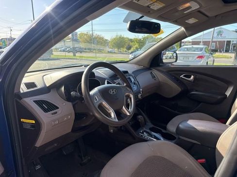 Used 2011 Hyundai Tucson GLS FWD image 9