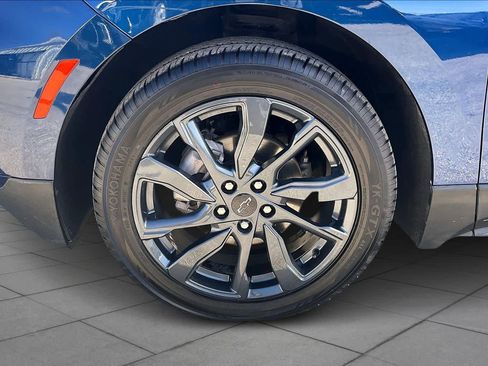 Used 2022 Chevrolet Equinox RS w/ RS Leather Package image 10