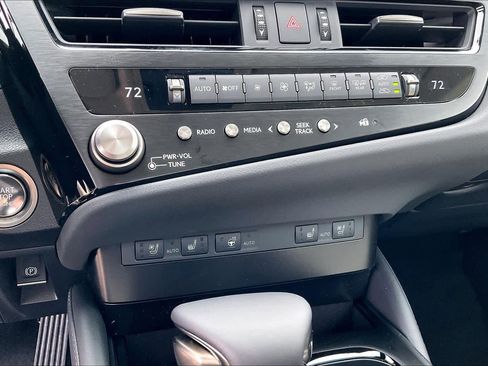 New 2025 Lexus ES 350 image 13