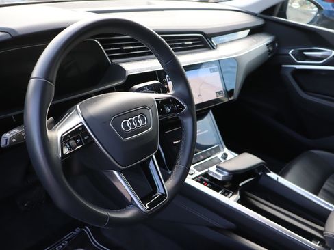 Used 2022 Audi e-tron Premium w/ Convenience Plus Package image 9