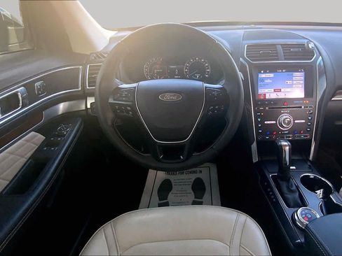 Certified 2018 Ford Explorer Platinum AWD/4WD image 6