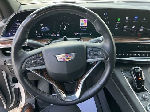 Used 2024 Cadillac Escalade Premium Luxury image 14
