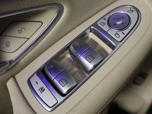 Used 2020 Mercedes-Benz GLC 300 image 18