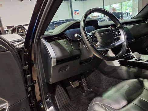 Used 2024 Land Rover Range Rover SE AWD/4WD image 17