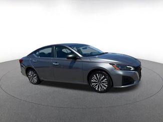 Used 2025 Nissan Altima 2.5 SV FWD video 2