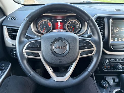 Used 2017 Jeep Cherokee Limited AWD/4WD image 20