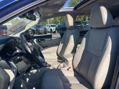 Used 2020 Nissan Rogue Sport SL w/ Premium Package image 9