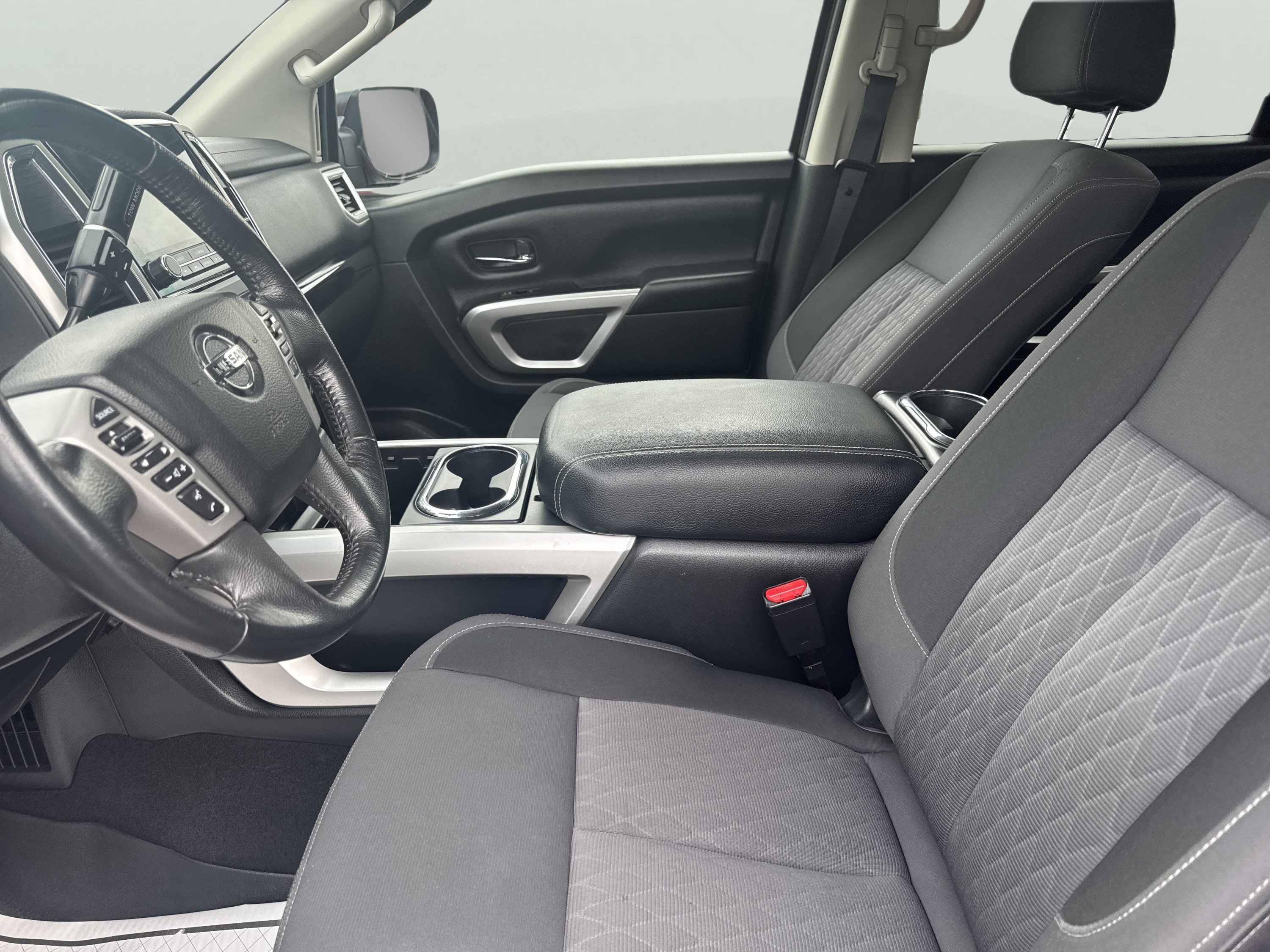Used 2021 Nissan Titan SV w/ SV Convenience Package AWD/4WD image 11