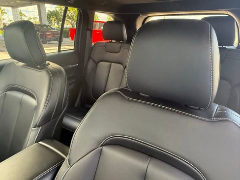 Certified 2025 Jeep Grand Cherokee Limited image 24