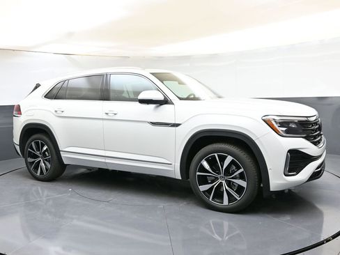 Used 2025 Volkswagen Atlas Cross Sport SEL Premium R-Line image 7